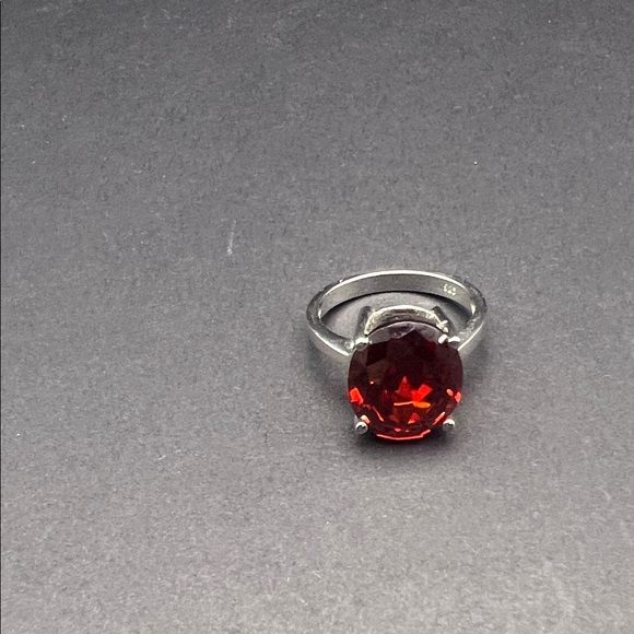 Jewelry - Elegant Silver Ring with Red Gemstone